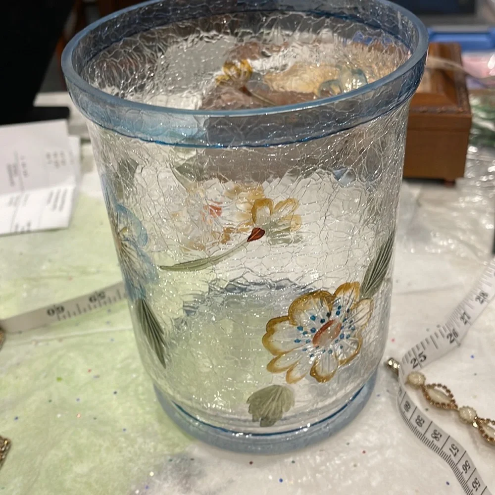 Candle vase holder. Crackled glass styling.great a vase for flowers bouquet.
